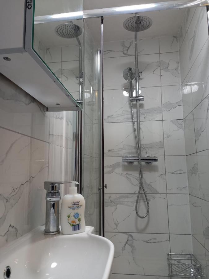 Mari London Holiday Room Ilford Ngoại thất bức ảnh