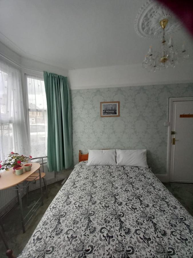 Mari London Holiday Room Ilford Ngoại thất bức ảnh