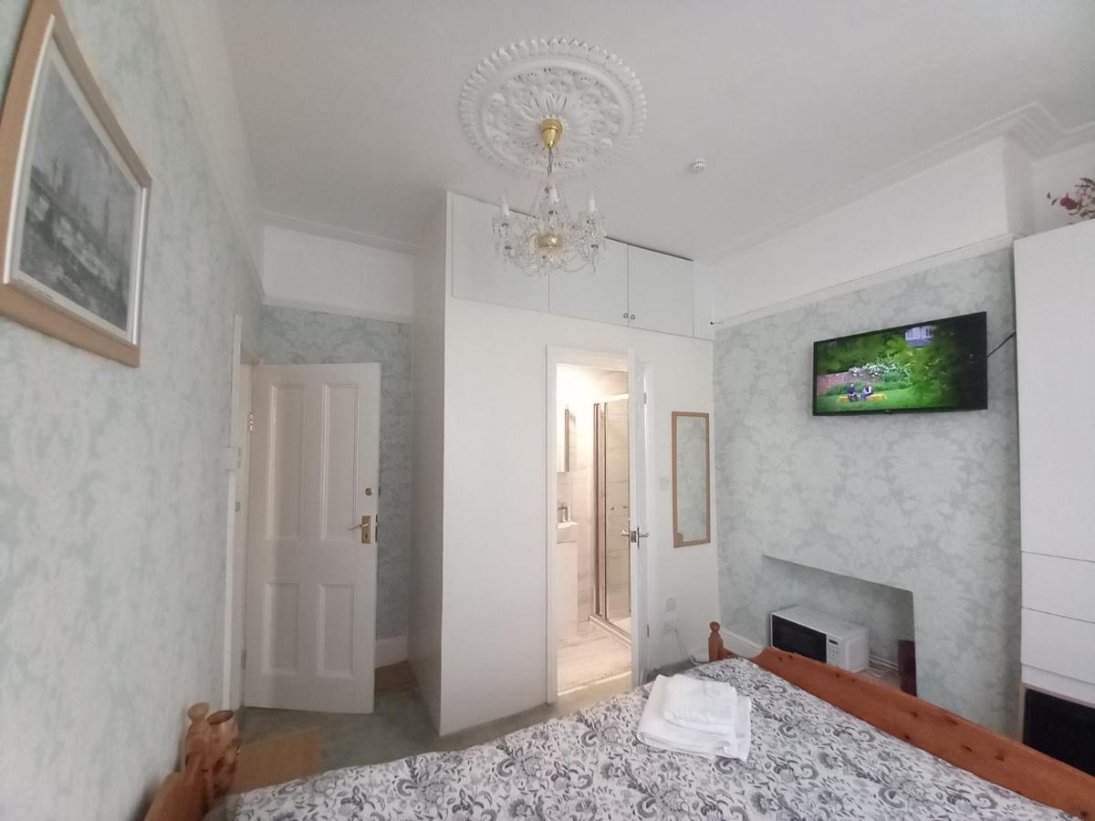 Mari London Holiday Room Ilford Ngoại thất bức ảnh