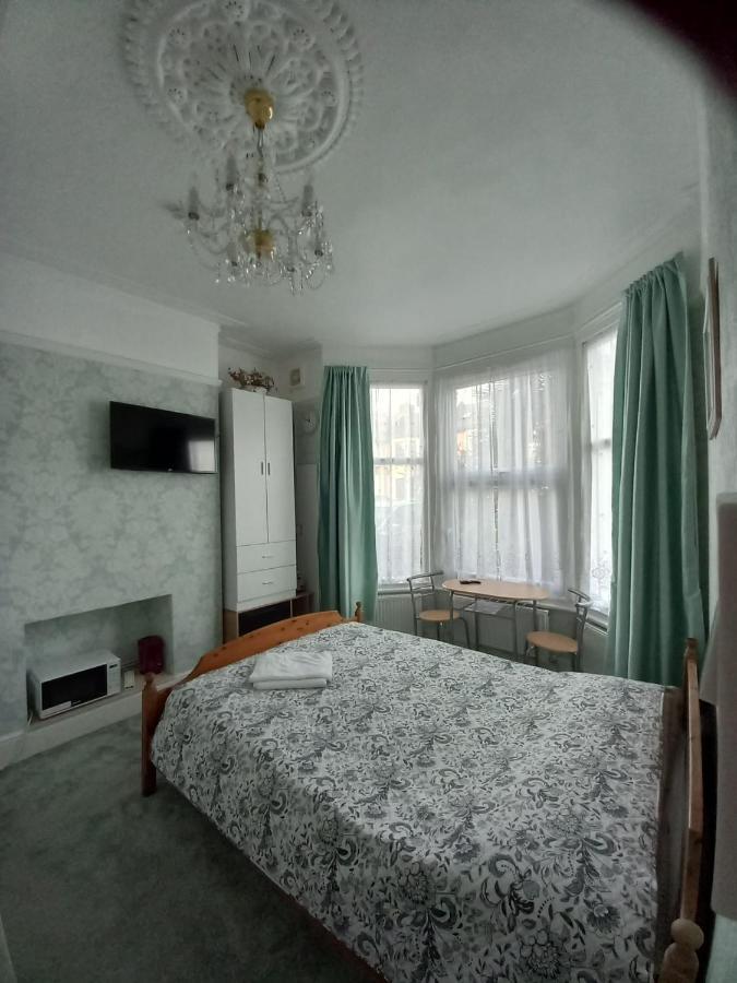 Mari London Holiday Room Ilford Ngoại thất bức ảnh